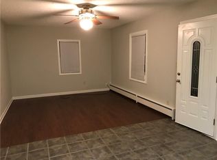 122 Broad St, Hope, IN 47246