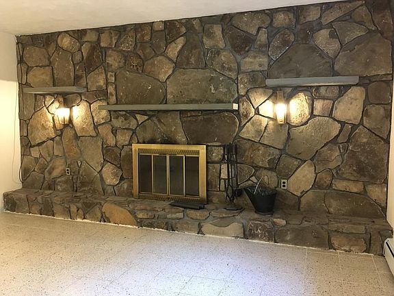 Living room - decorative fireplace.