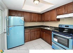 1st image of 616 SW 14th Ave APT 102