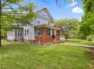 518 N State St, Monticello, IL 61856