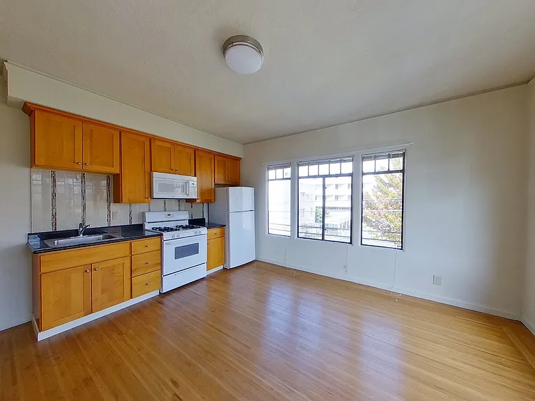 2030 Dwight Way — Photo 7