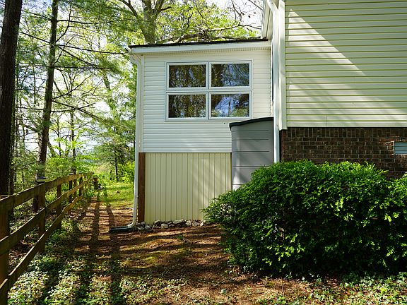 5th image of 141 Greystone Dr