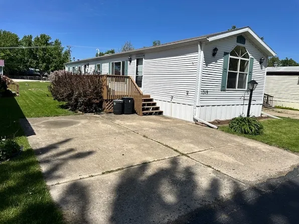 1319 Nichole Ln, Sandwich, IL 60548