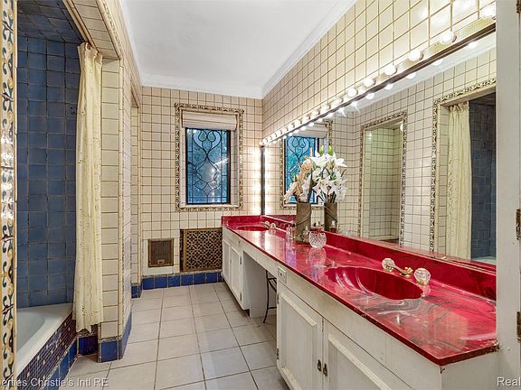 39th image of this home