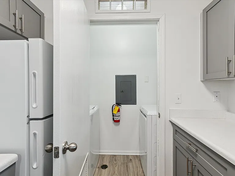 Two Bedroom (Renovated) - 2 Bath - 957 Sq.Ft.