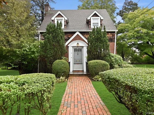 47 Broadfield Road, Hempstead, NY 11550