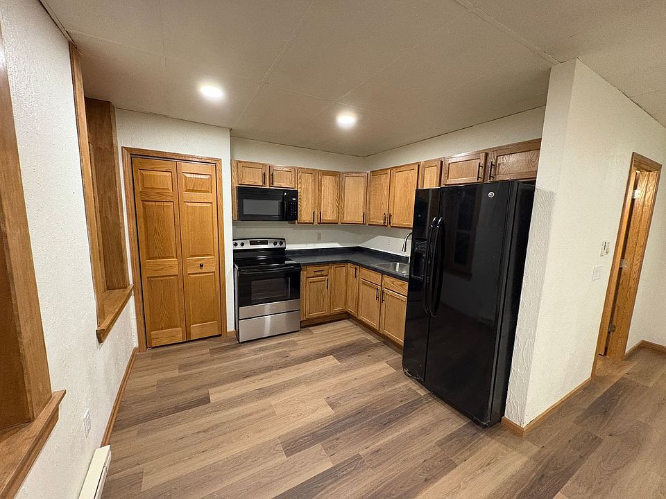 1st image of 107 Walnut St #4