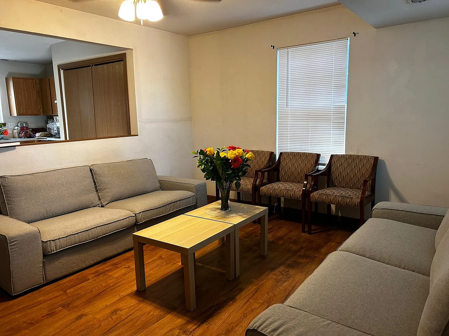 3 bed, 1120 sqft, $1,600 — Photo 2