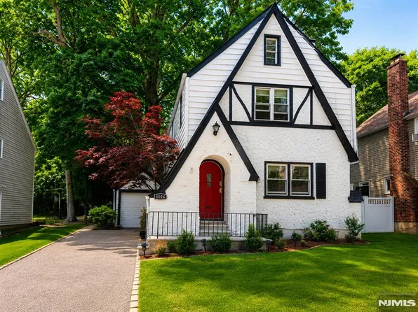 1016 Grace Ter, Teaneck, NJ 07666