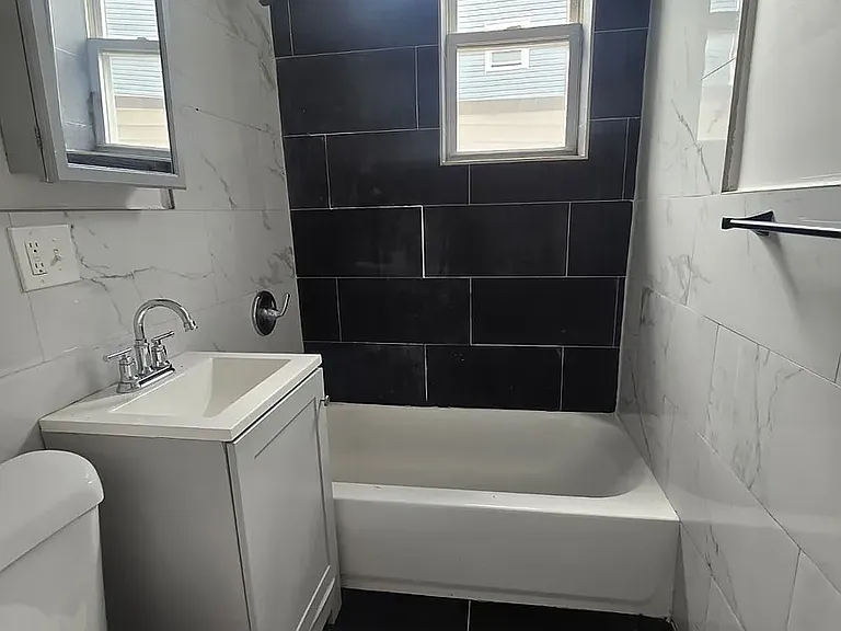474 River St #2C — Photo 3