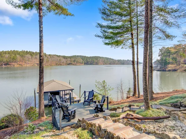 221 Ridge Top Dr, Connelly Springs, NC 28612