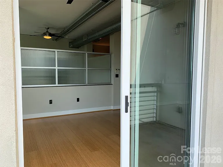 505 E 6th St #1305 — Photo 26