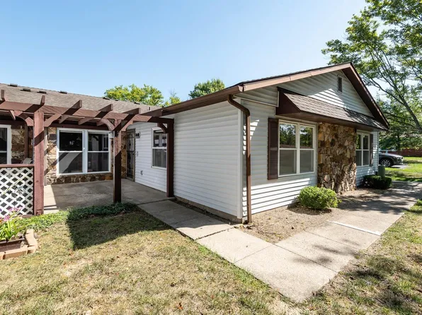 1114 E Regency Dr, Bloomington, IN 47401