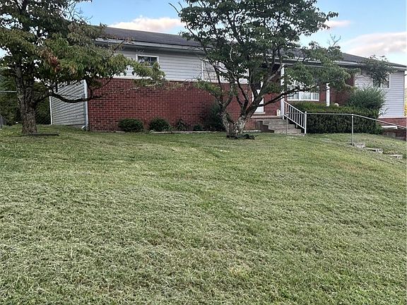 3rd image of 335 Woodland Dr