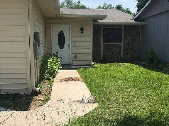2nd image of 120 Pleasant Hill Ct
