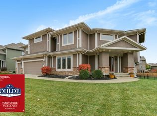 9618 Appleridge Ln, Lenexa, KS 66227