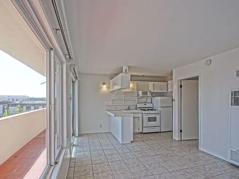 3814 Highland Ave — Photo 3