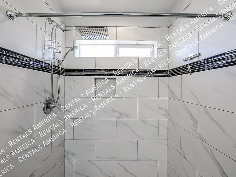 11862 N 79th Dr — Photo 5