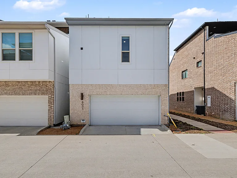 8033 Cornelius Dr — Photo 23