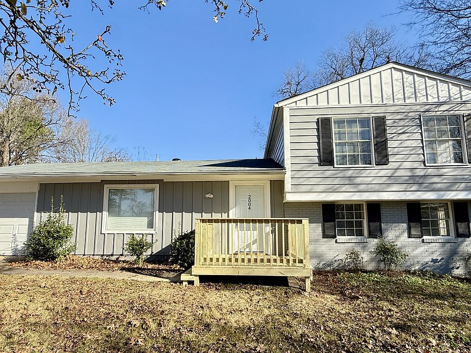 1st image of 2004 Chambers Dr NE