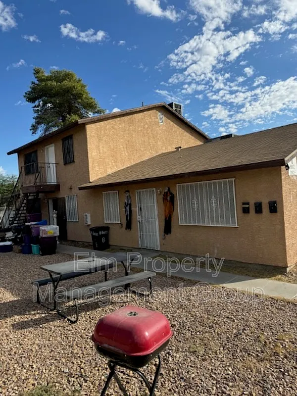 2 bed, 1.0 bath, 624 sqft, $925 — Photo 1