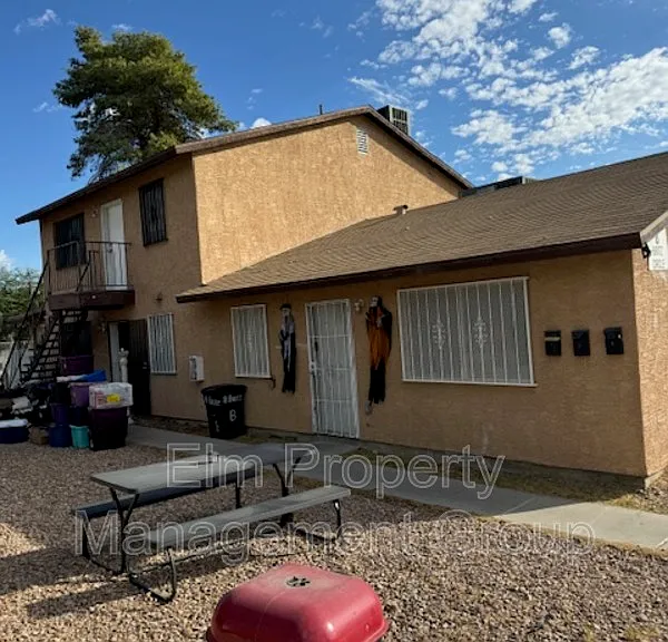 8 Britz Cir #C — Photo 1