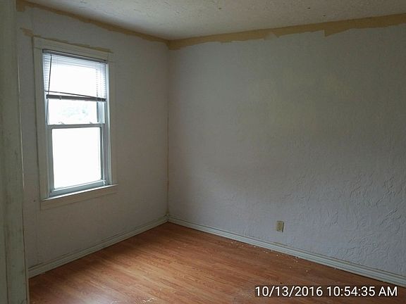 4th image of 1805 NW Ozmun Ave