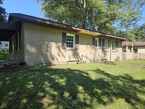 4th image of 122 Cory Ave
