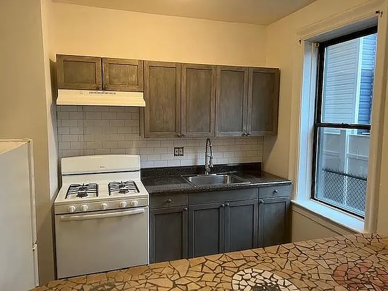 429 Fairmount Ave #104 — Photo 3