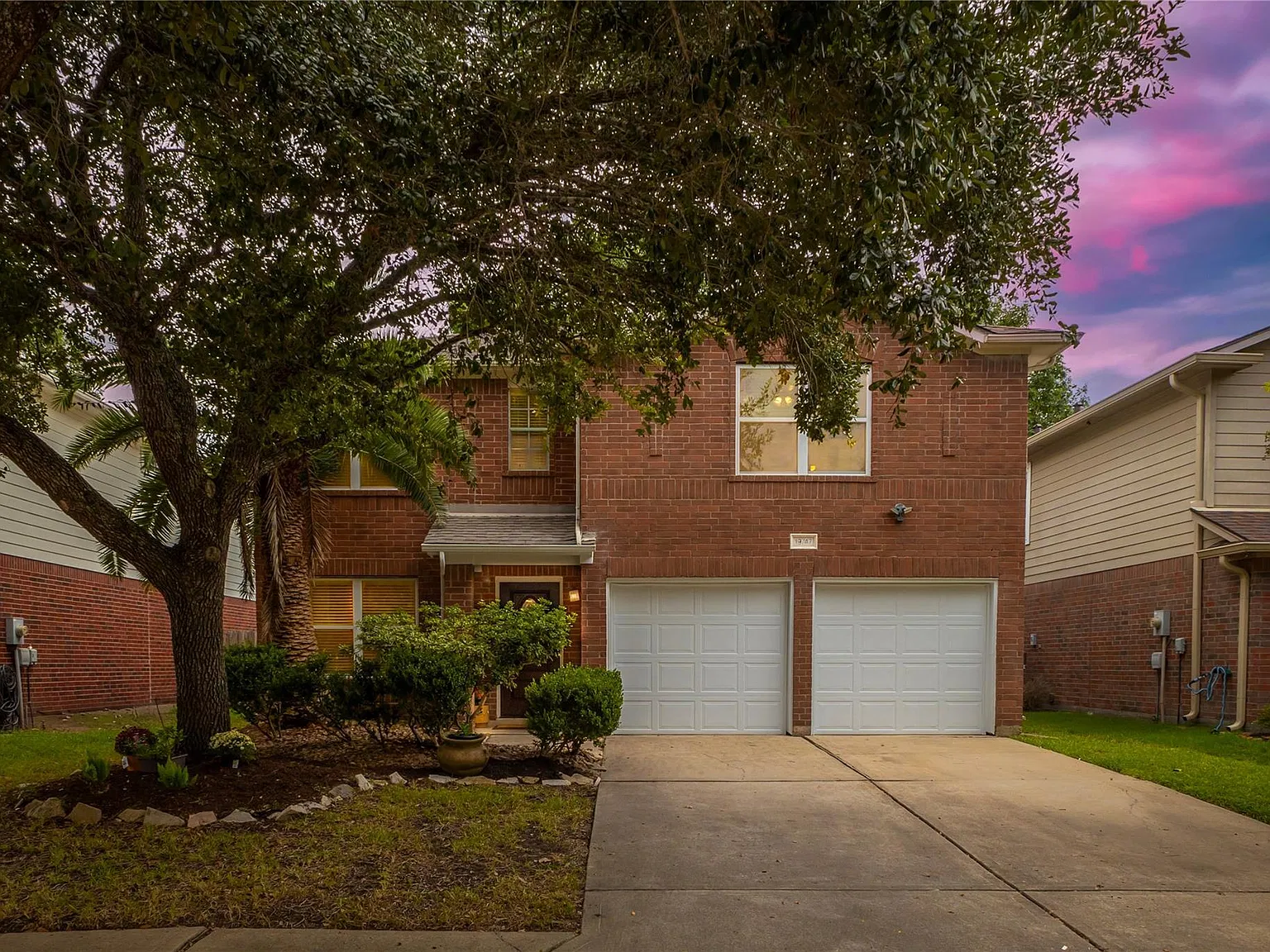 3 bed, 2.5 bath, 1796 sqft, $2,400 — Photo 1