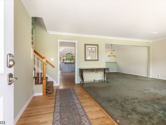 5th image of 11 Allen Dr