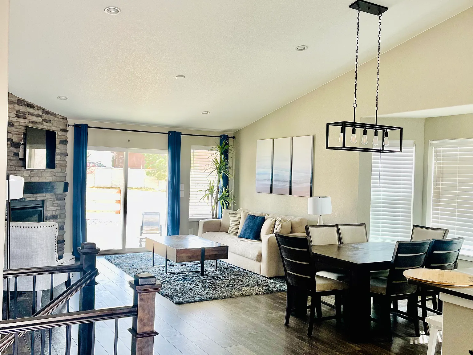 4 bed, 2743 sqft, $2,850 — Photo 4