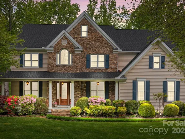 263 Fernbrook Dr, Mooresville, NC 28117