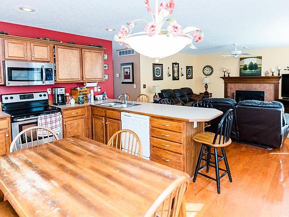 2nd image of 120 Bear Oak Ct