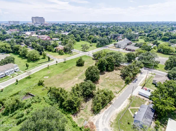 366 Main St, Biloxi, MS 39530