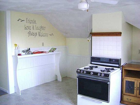 3rd image of 16 Beaufort St