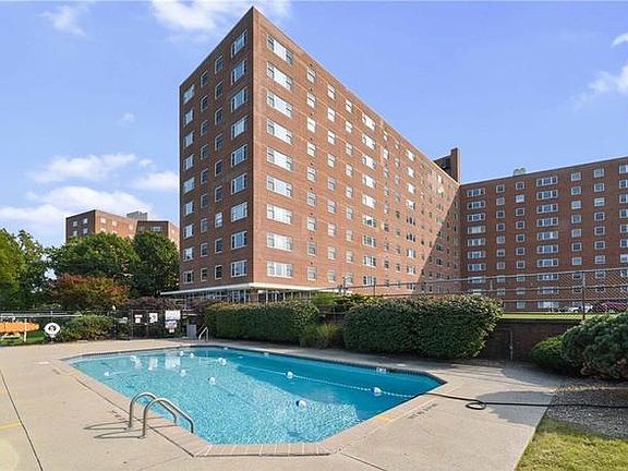 4th image of 11850 Edgewater Dr APT 1016