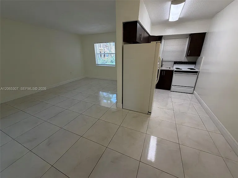 16150 NE 19th Ct #2 — Photo 4