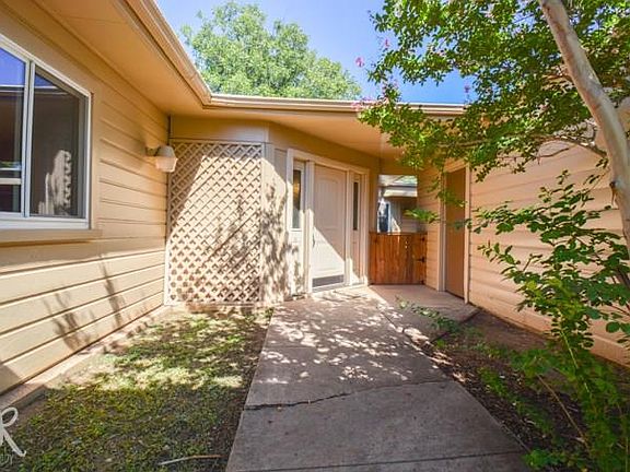 2nd image of 2133 Ivanhoe Ln