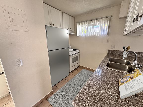 5th image of 844 Chestnut Ave #13
