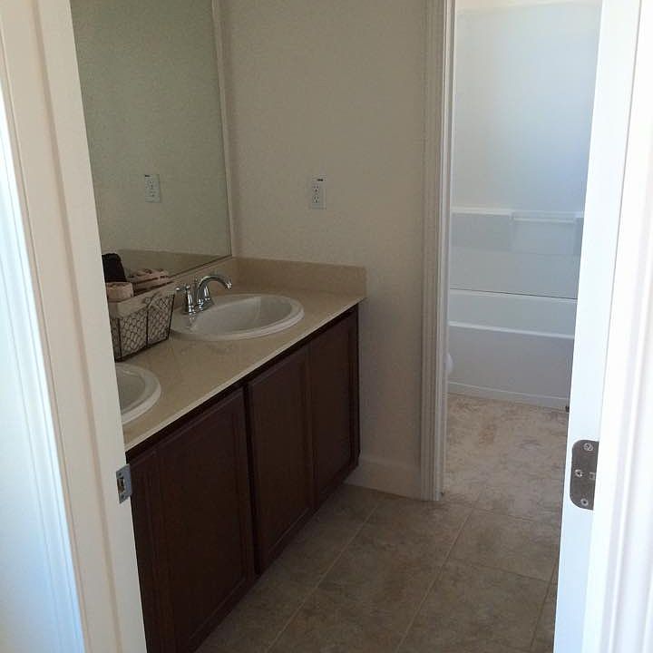 2nd image of 1754 W Woodward Ave