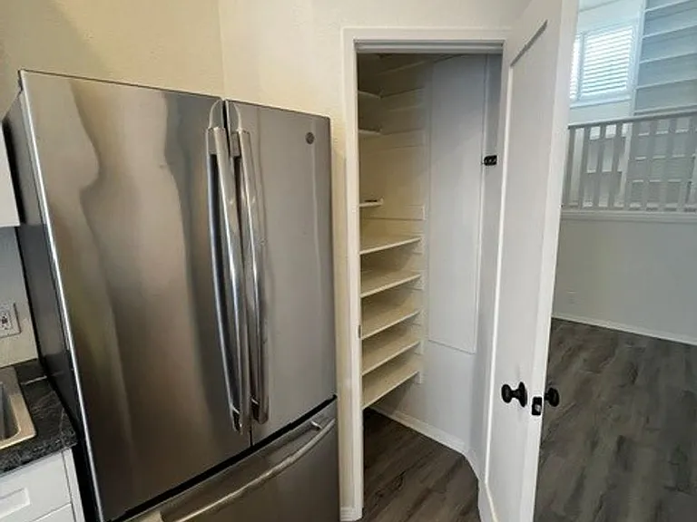 736 Hillside Dr — Photo 21