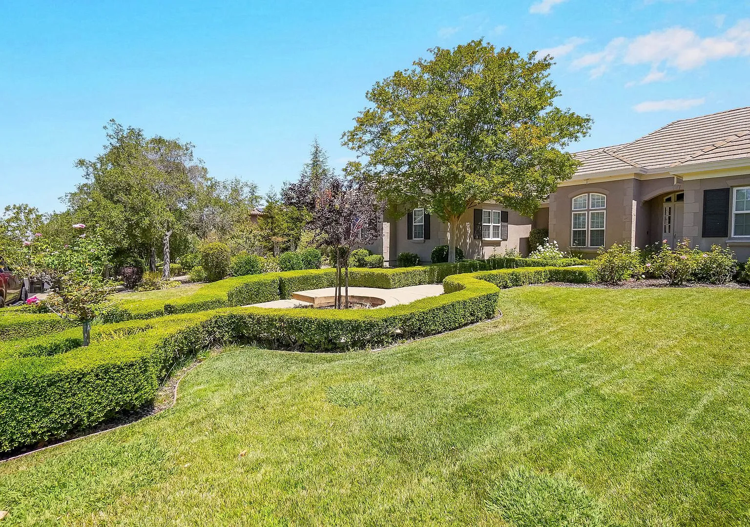 6BD/4.5BA Single Story Home in Ruby Hill + Office, Backyard Pool, and Spa! — Photo 2