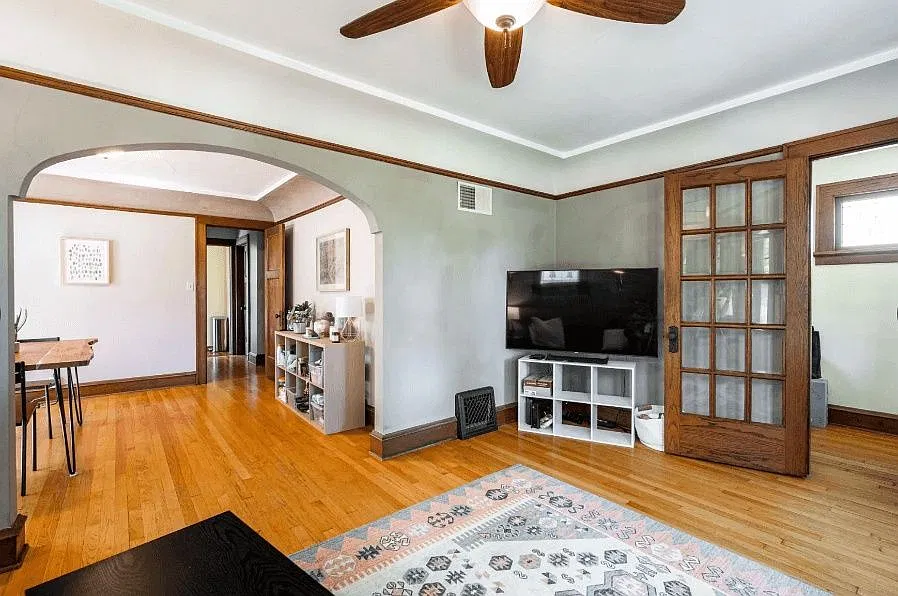 2 bed, 1.0 bath, 1000 sqft, $1,745 — Photo 2