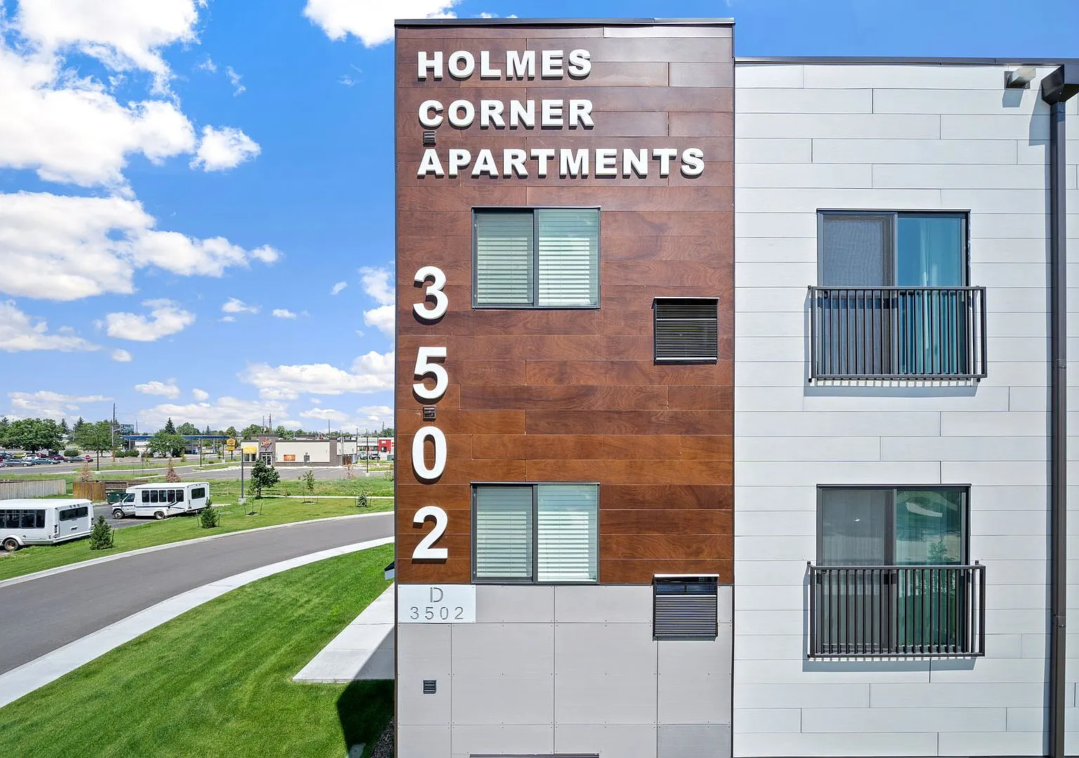 Holmes Corner Apartments — Photo 2