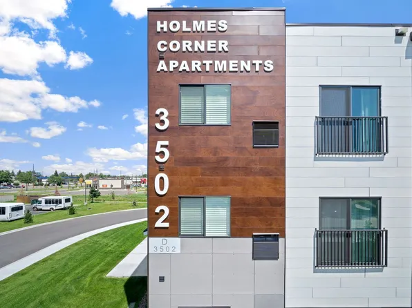 Holmes Corner Apartments