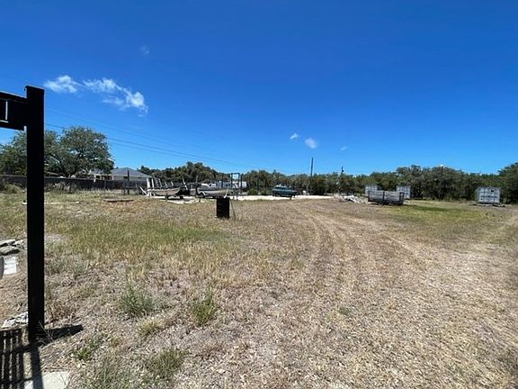 4th image of 912 W Corpus Christi St
