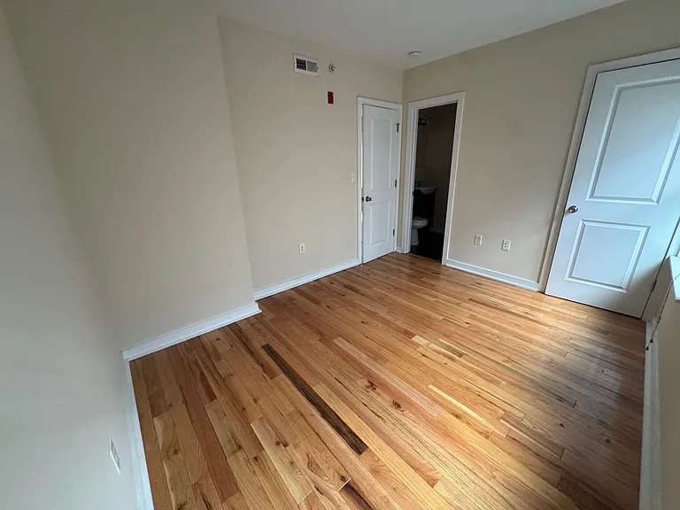 4442 Cresson St — Photo 8