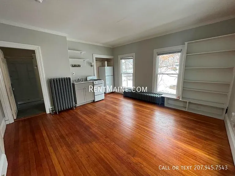 24 Grove St #E — Photo 2