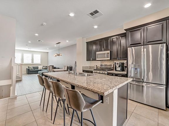 4th image of 205 Rosarno Ct